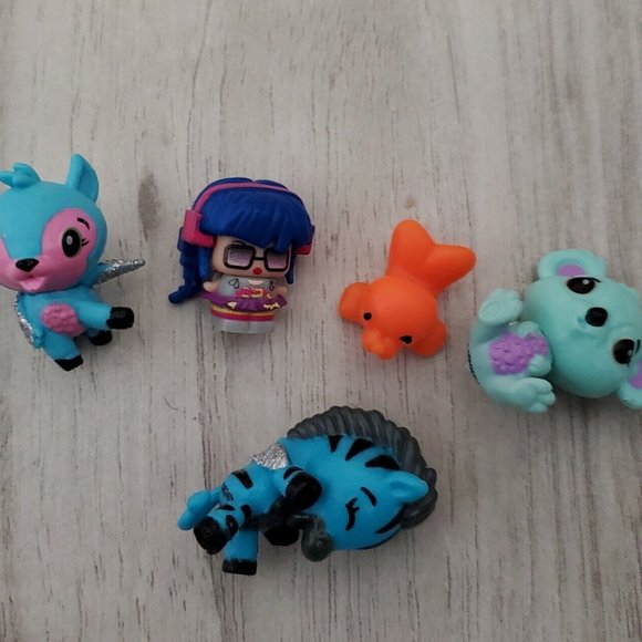 Lot 5 miniature figures Hatchimals Deeraloo Mini MixieQ's Hip Hop Dancer - Picture 1 of 9